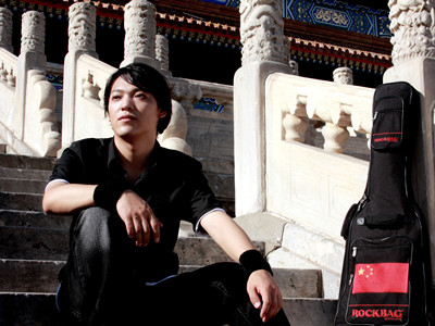 北京风华艺校专访紫禁城乐队吉他手雲博